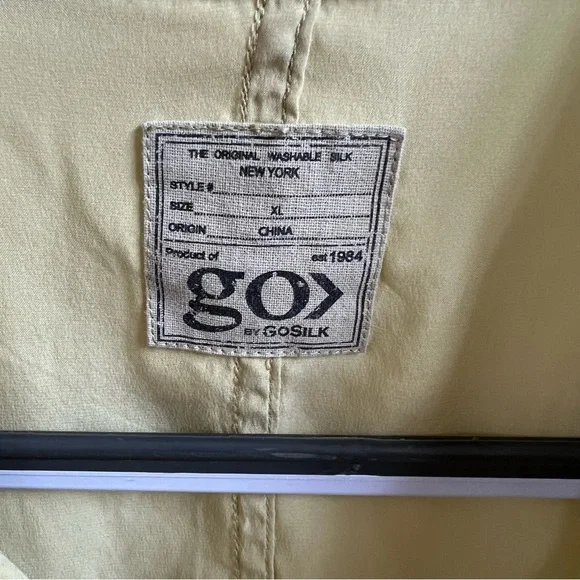 GO by GoSilk Light Chartreuse Yellow/Green 100% Silk Button Up Blouse Size XL - Picture 3 of 6